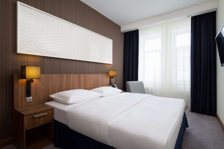 Room 29 of 275