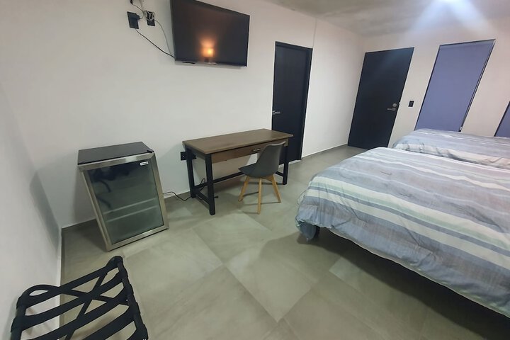 Room 6 of 140