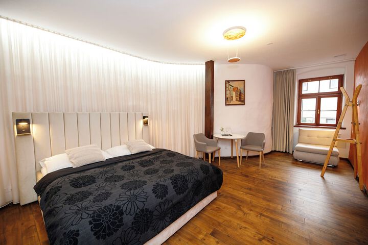 Room 25 of 54