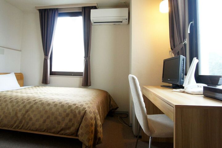 Room 9 of 19