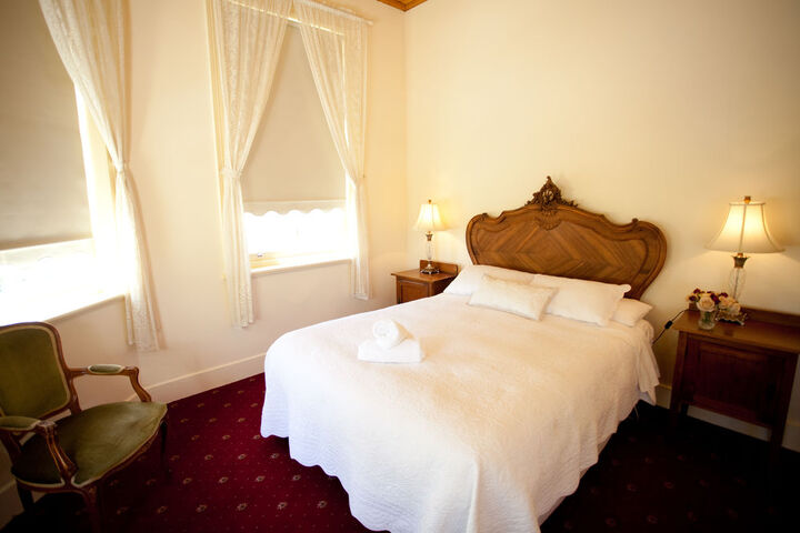 Room 4 of 15