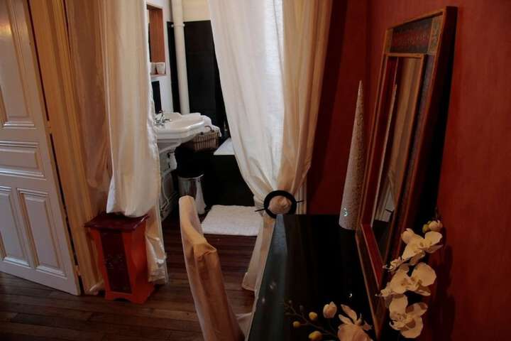 Room 7 of 193
