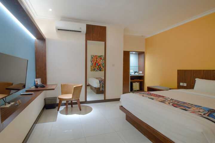 Room 4 of 13