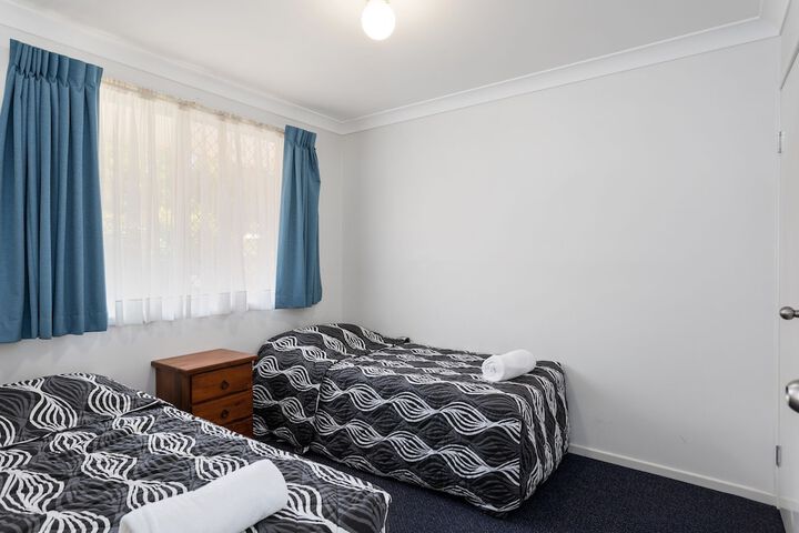 Room 4 of 12