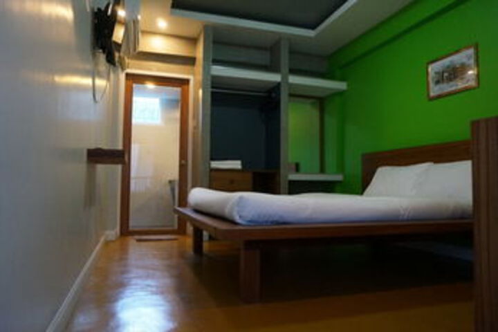 Room 18 of 38