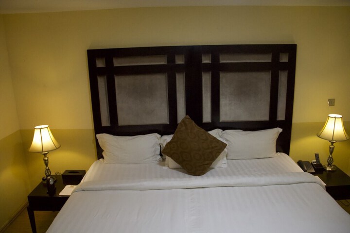 Room 16 of 44