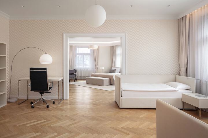 Room 12 of 52