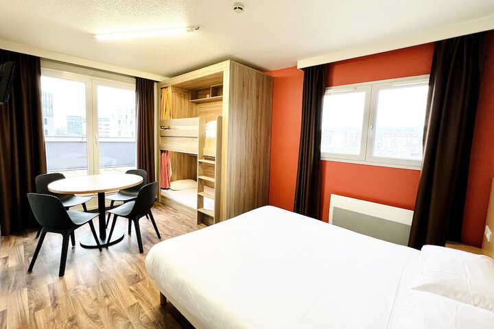 Room 8 of 55