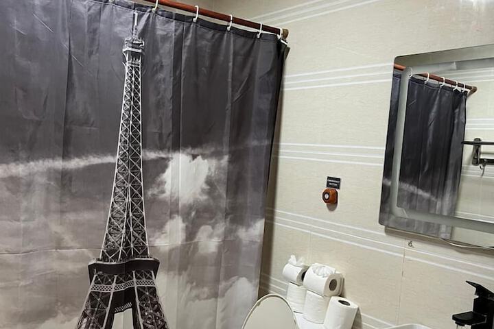 Room 14 of 15