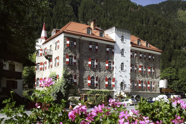 Hotel 83 of 98