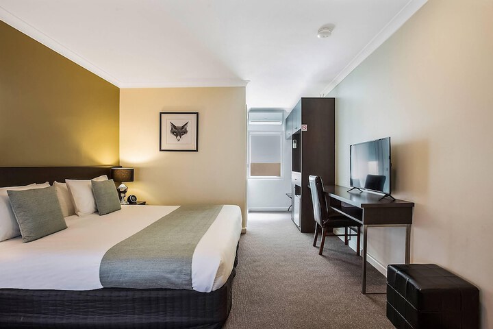 Room 10 of 21