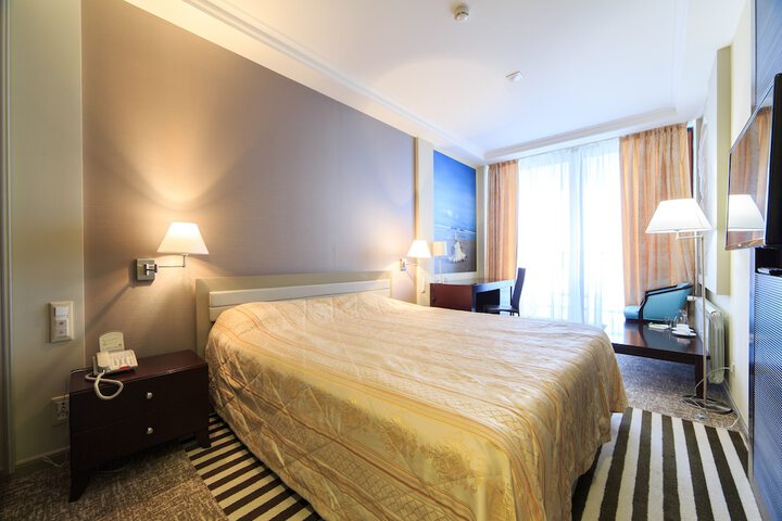 Room 32 of 117