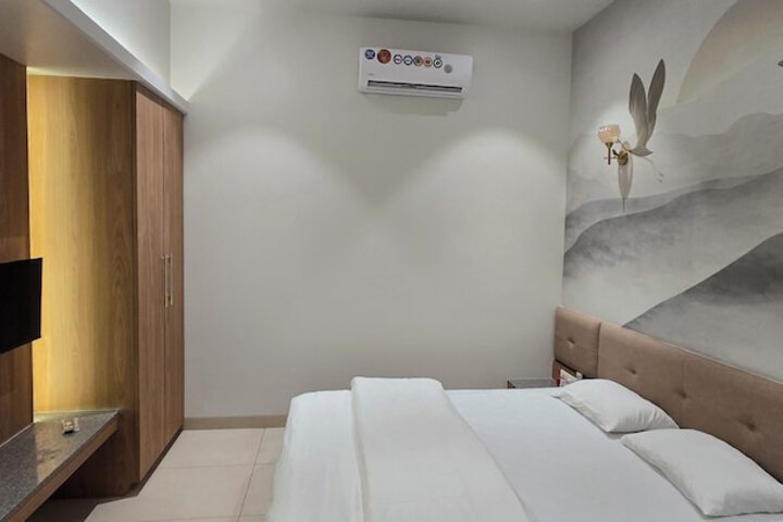 Room 6 of 65