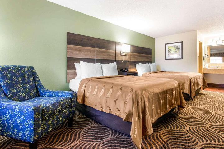 2 Queen Beds (4 of 8)