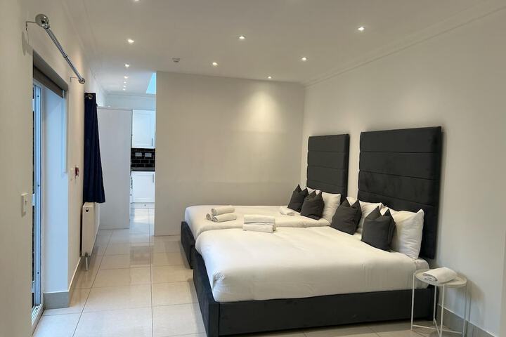 Room 37 of 146