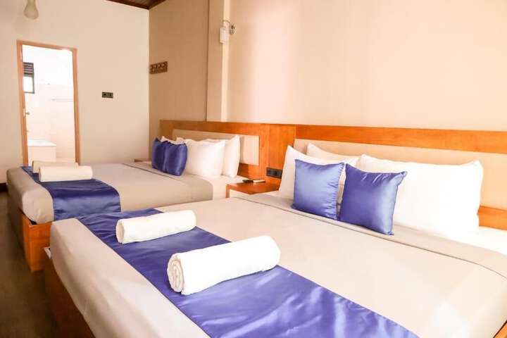 Room 3 of 28
