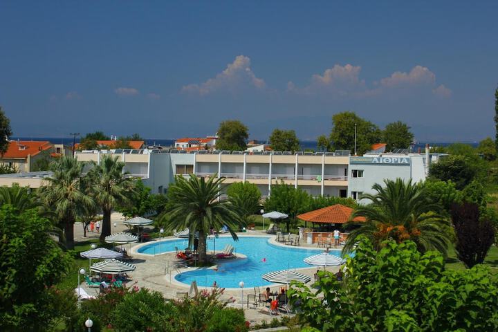 Pool 39 of 65