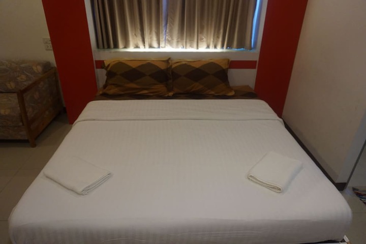Room 11 of 29