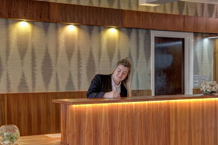 Check-in/check-out kiosk