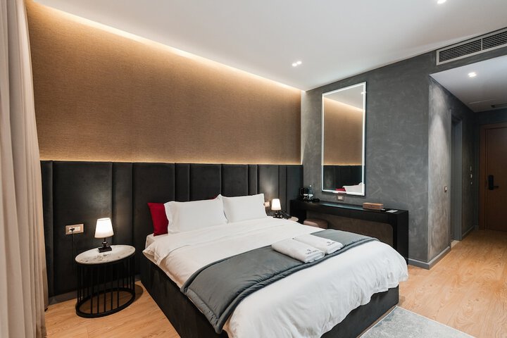 Room 28 of 115