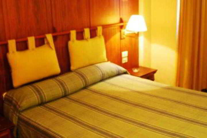 Room 4 of 6