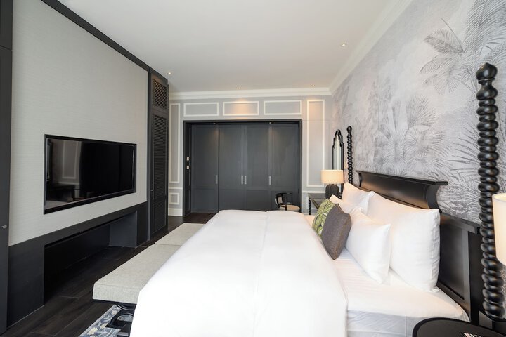 Room 28 of 74