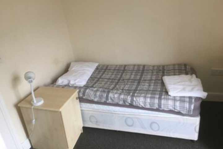 Room 28 of 41