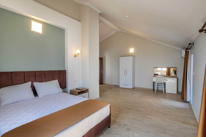 Room 35 of 171