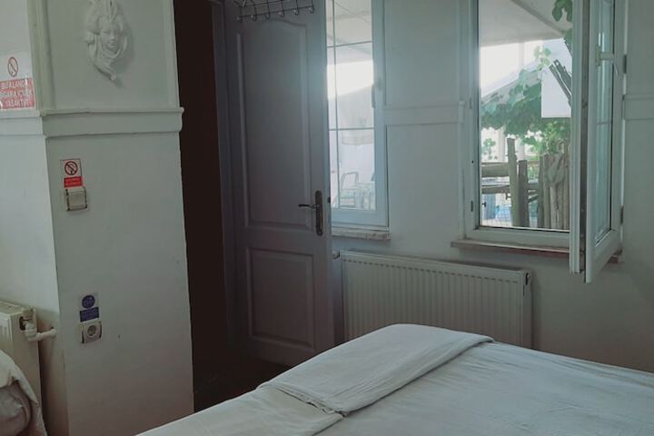 Room 48 of 68