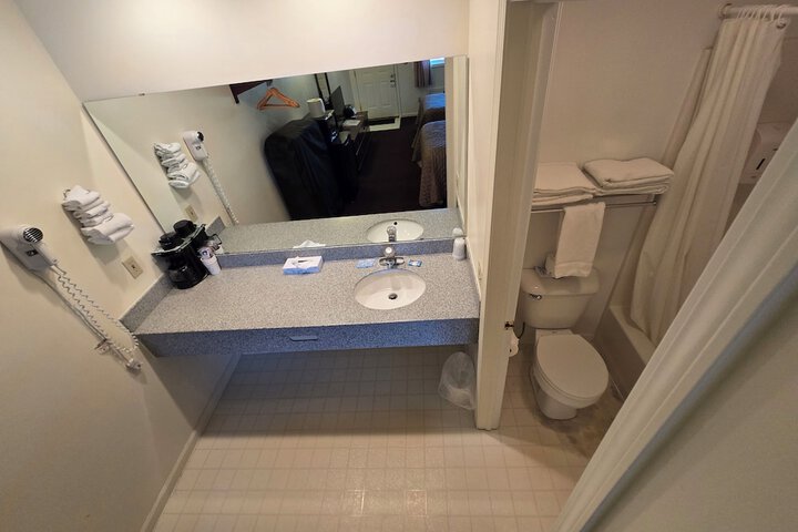 Room 70 of 123
