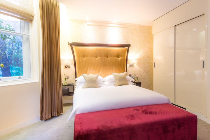 Room 32 of 72