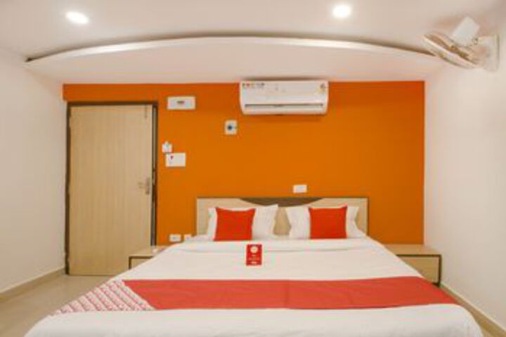 Room 12 of 22