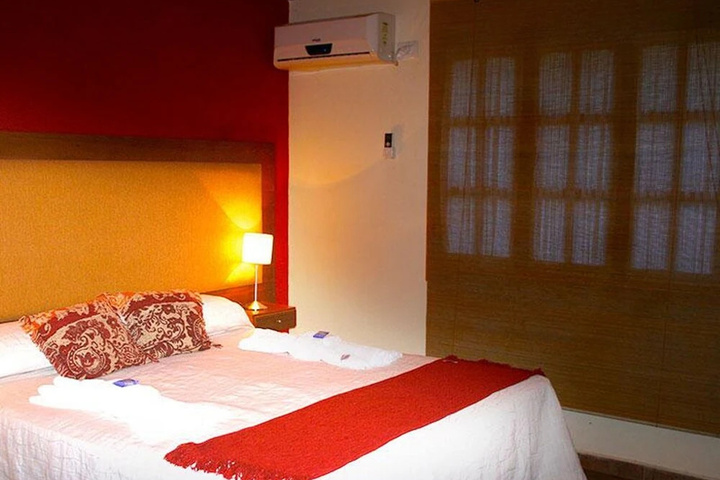 Room 2 of 10