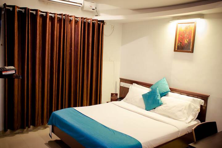 Room 8 of 25