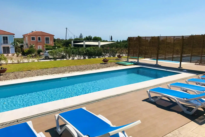Pool 10 of 29