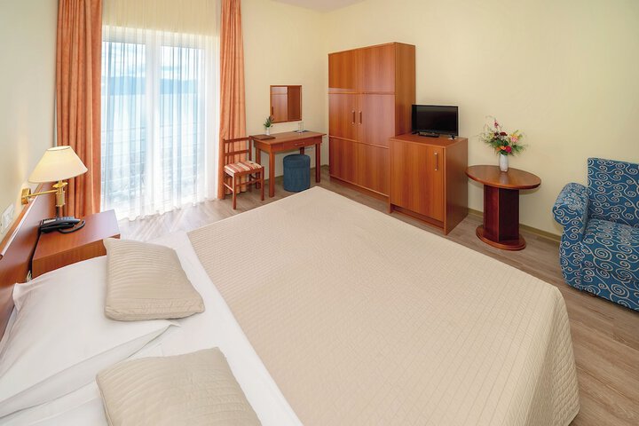 Room 20 of 235