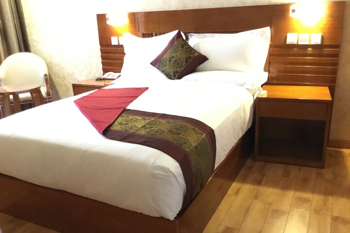 Room 11 of 23