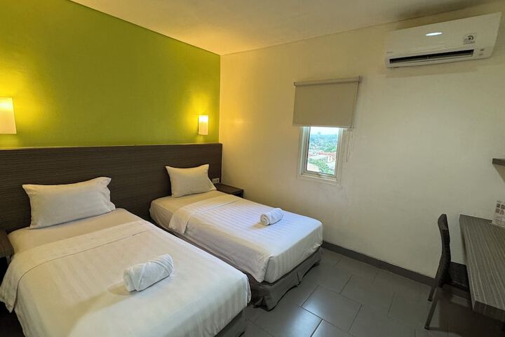 Room 18 of 49