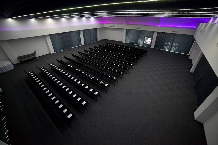 Business Center 131 of 139
