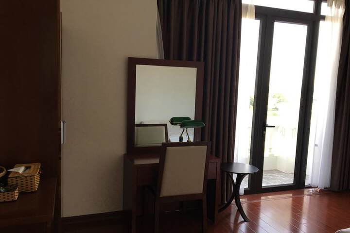 Room 6 of 49