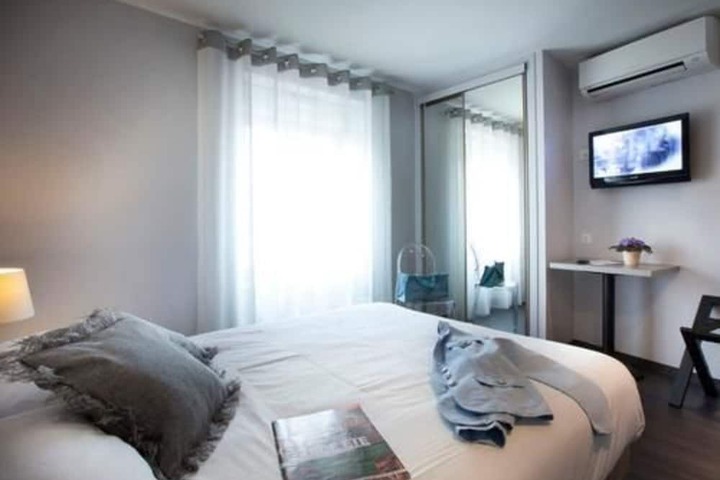 Room 4 of 41