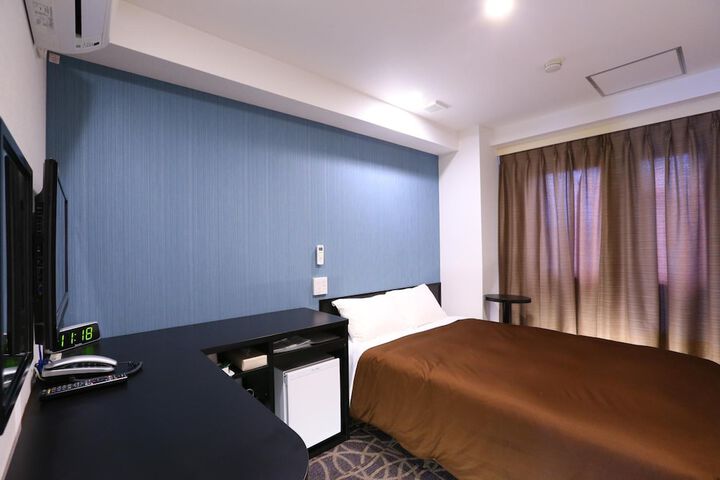Room 20 of 33