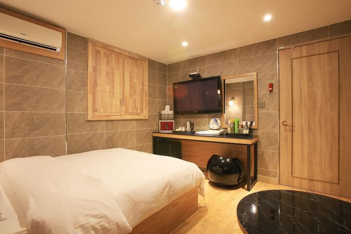 Room 84 of 127