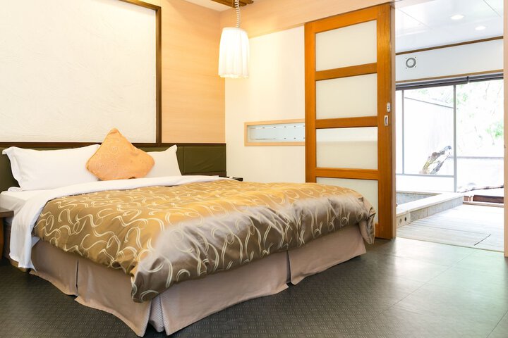 Room 10 of 63