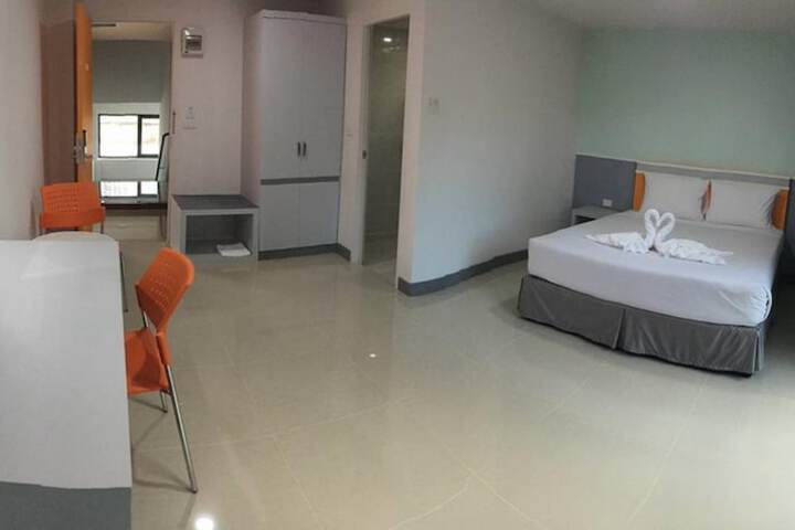 Room 8 of 37