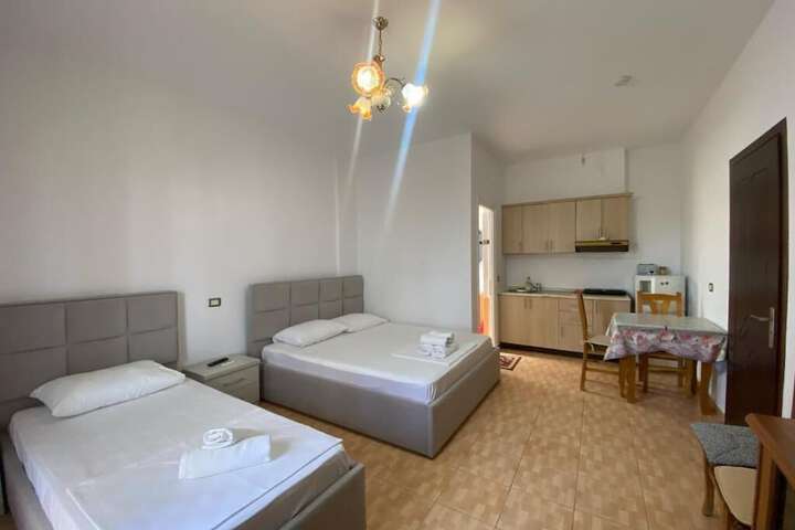 Room 14 of 115
