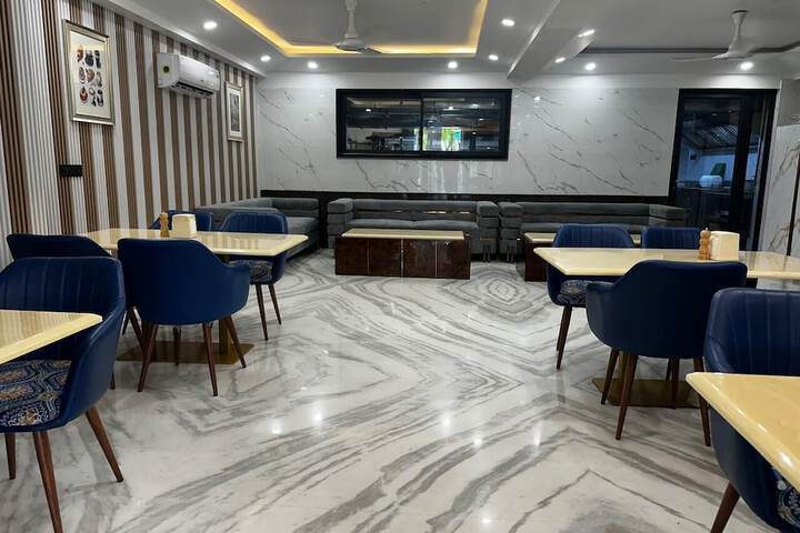 Business Center 38 of 48