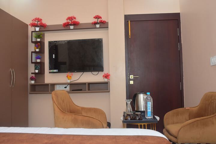 Room 37 of 51