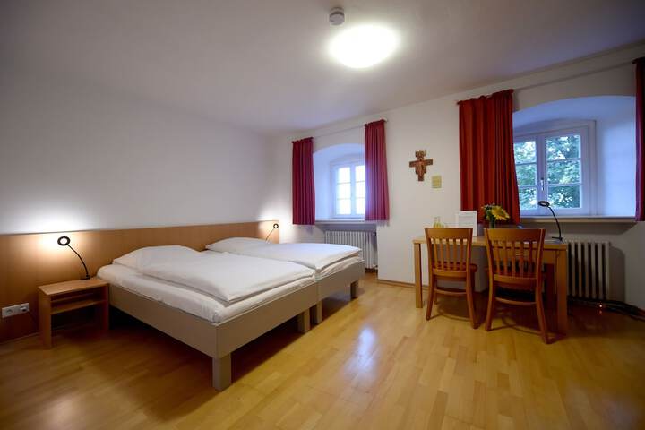 Room 3 of 42