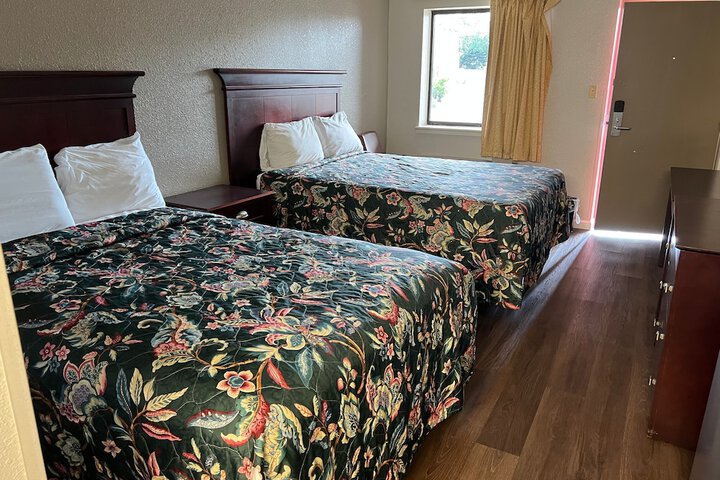 Standard Double Room (5 of 6)